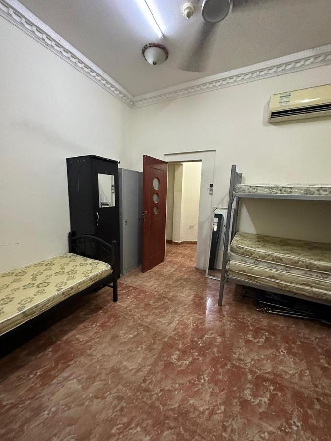 Bed Space For Female Single And Bunk Bed Al Sayed Builidng - Sharaf Dg Exit 4 Flat 301