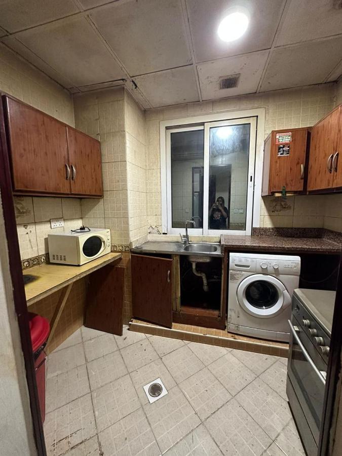 Bed Space For Female Single And Bunk Bed Al Sayed Builidng - Sharaf Dg Exit 4 Flat 301 *