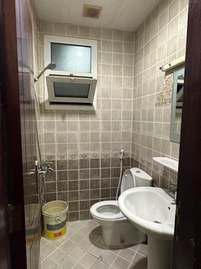 Bed Space For Female Single And Bunk Bed Al Sayed Builidng - Sharaf Dg Exit 4 Flat 301 *
