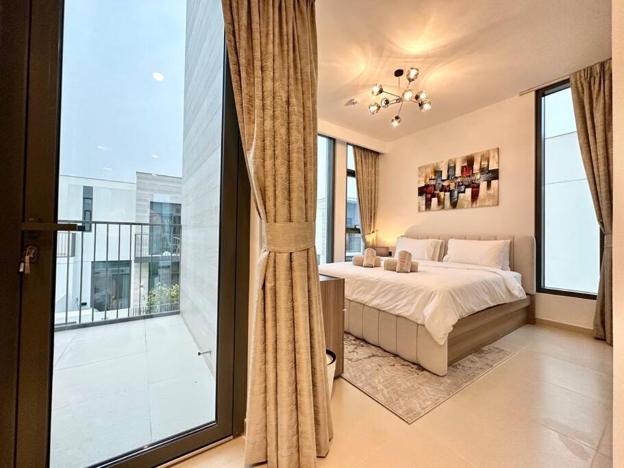 * Dweller * Family Tranquil Sleeps 8 Dubai