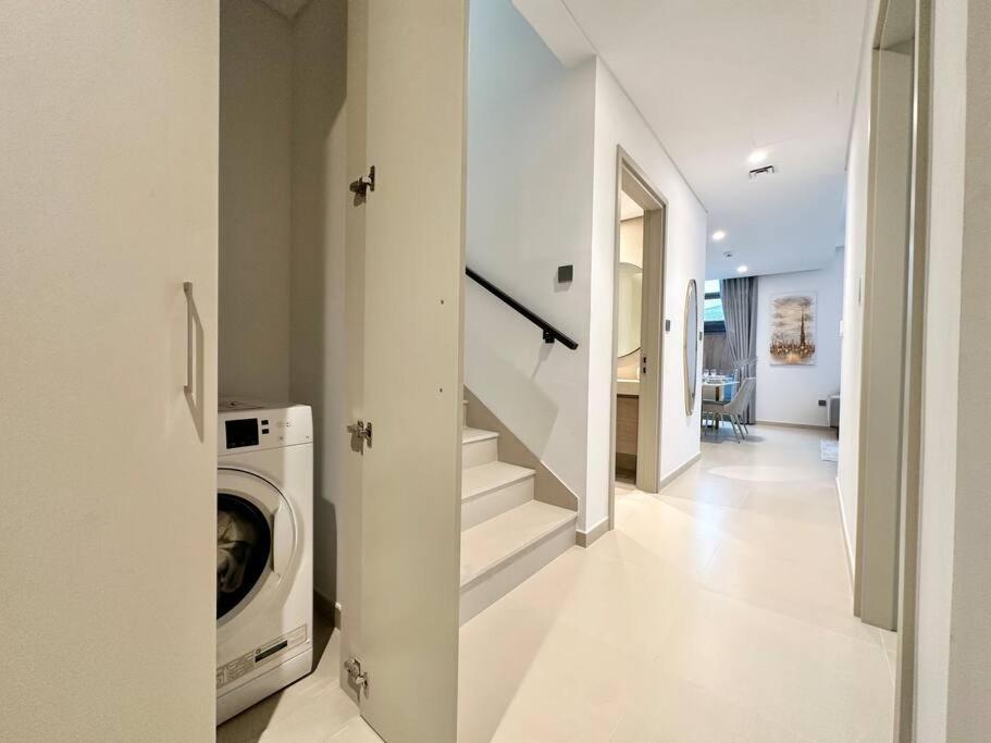 * Dweller * Family Tranquil Sleeps 8 Villa