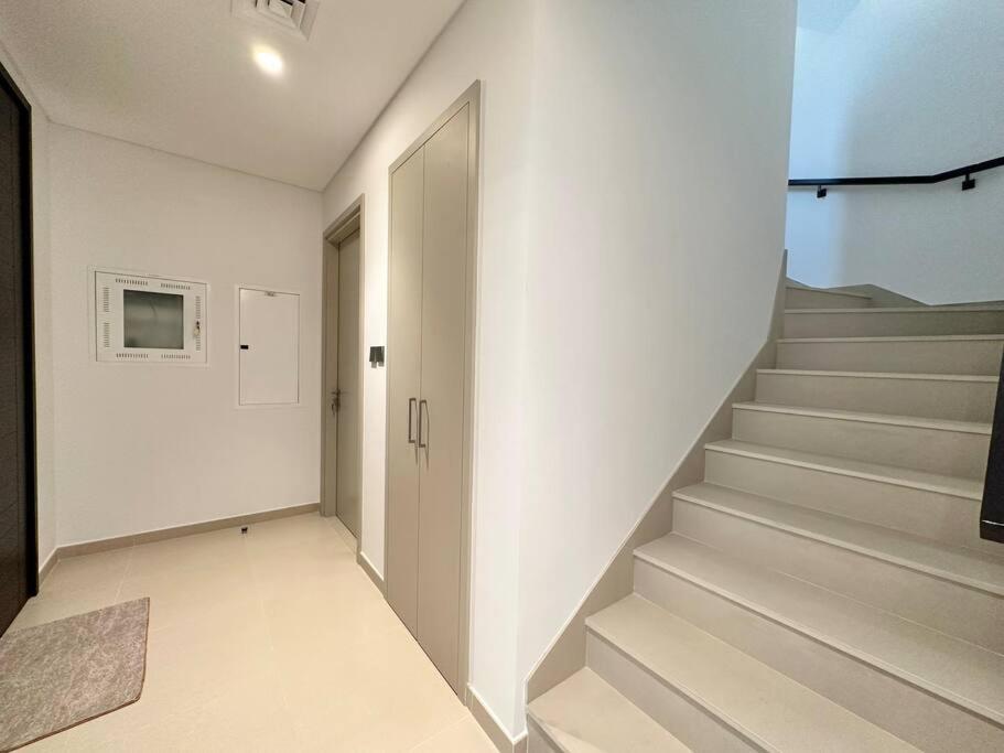 * Dweller * Family Tranquil Sleeps 8 *