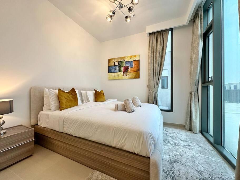 Villa * Dweller * Family Tranquil Sleeps 8 Dubai