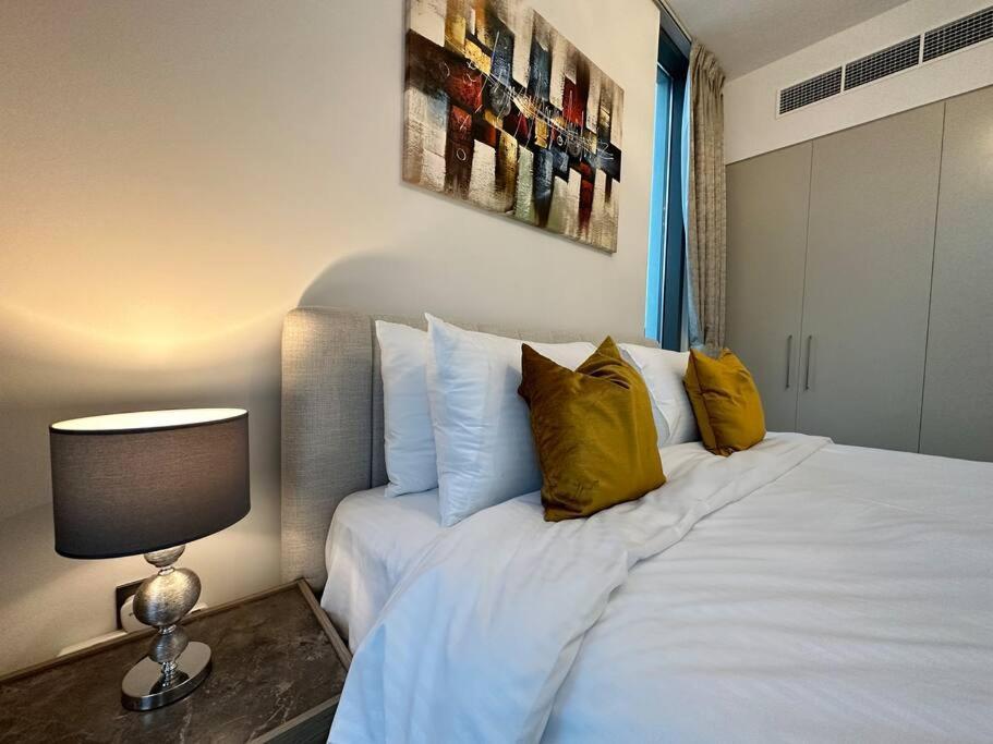 * Dweller * Family Tranquil Sleeps 8 Villa