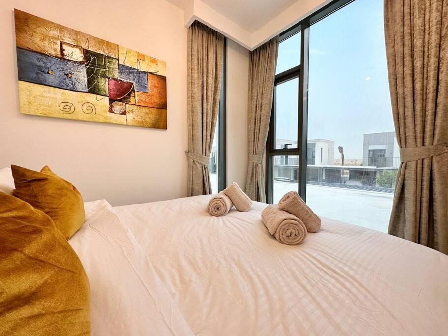 * Dweller * Family Tranquil Sleeps 8 Villa Dubai
