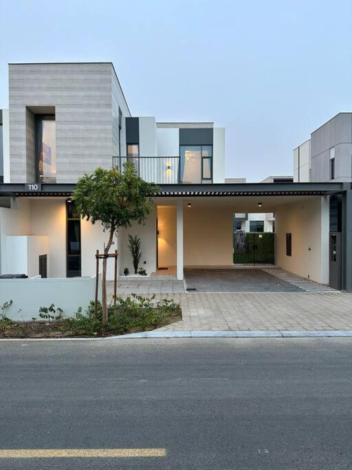 * Dweller * Family Tranquil Sleeps 8 Villa *