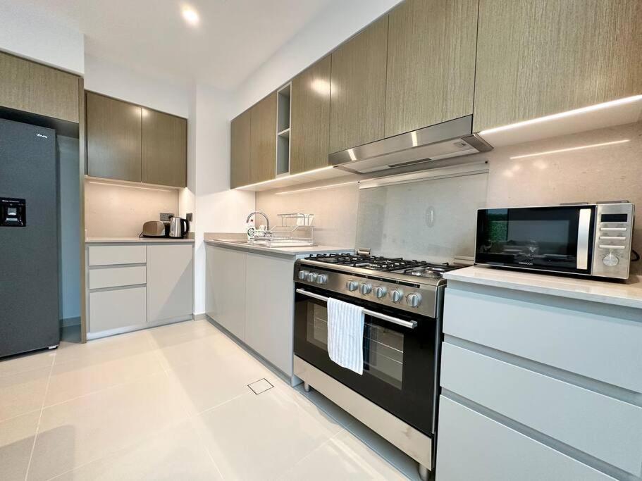 * Dweller * Family Tranquil Sleeps 8 * Dubai