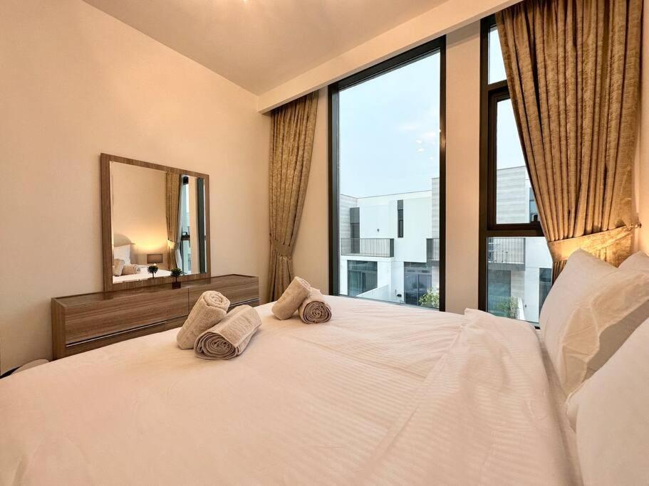 * Dweller * Family Tranquil Sleeps 8 Dubai