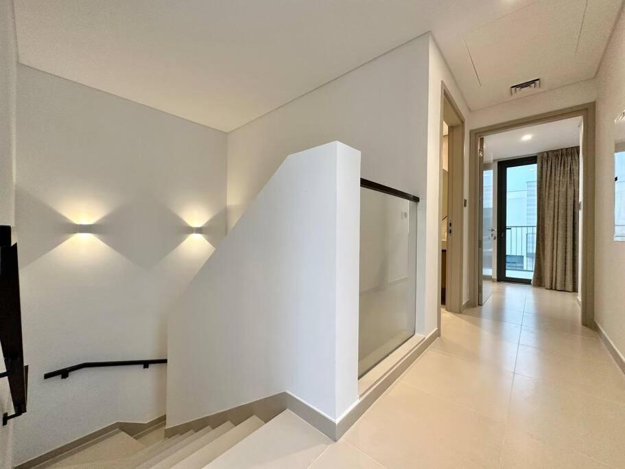* Dweller * Family Tranquil Sleeps 8 Villa