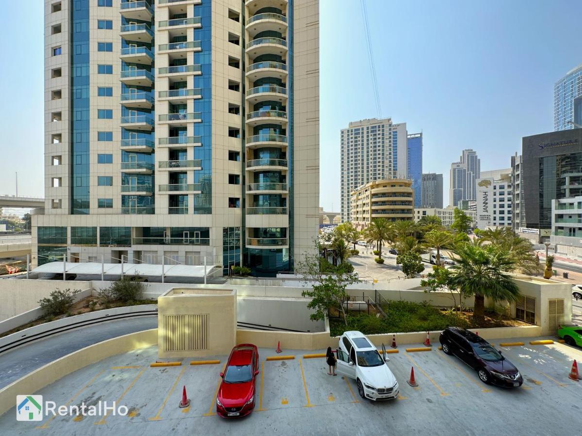 Apartment Quiet With Balcony And Roof Pool In Marina Dubai