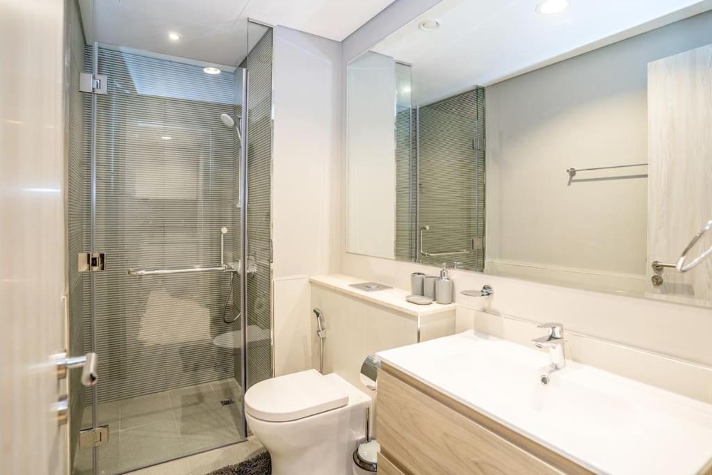 1br In Business Bay With Beautiful Canal View! * Dubai