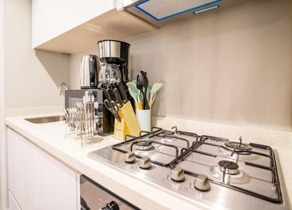Apartment 1br In Business Bay With Beautiful Canal View!