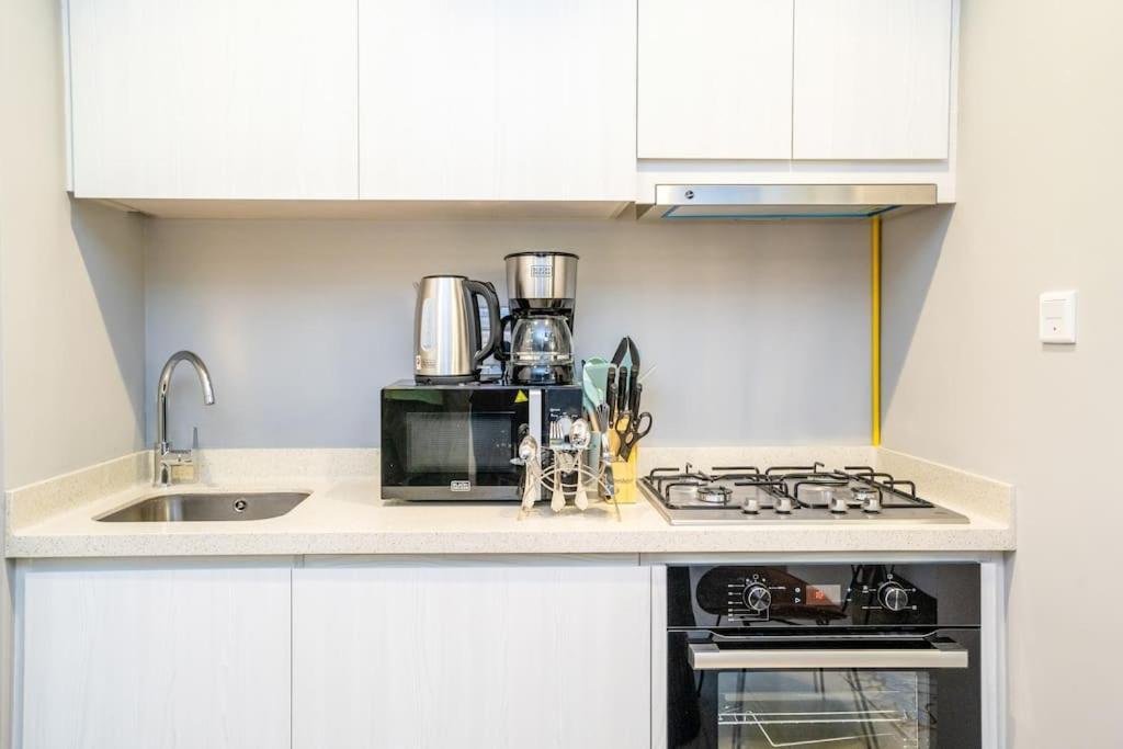 Apartment 1br In Business Bay With Beautiful Canal View! *
