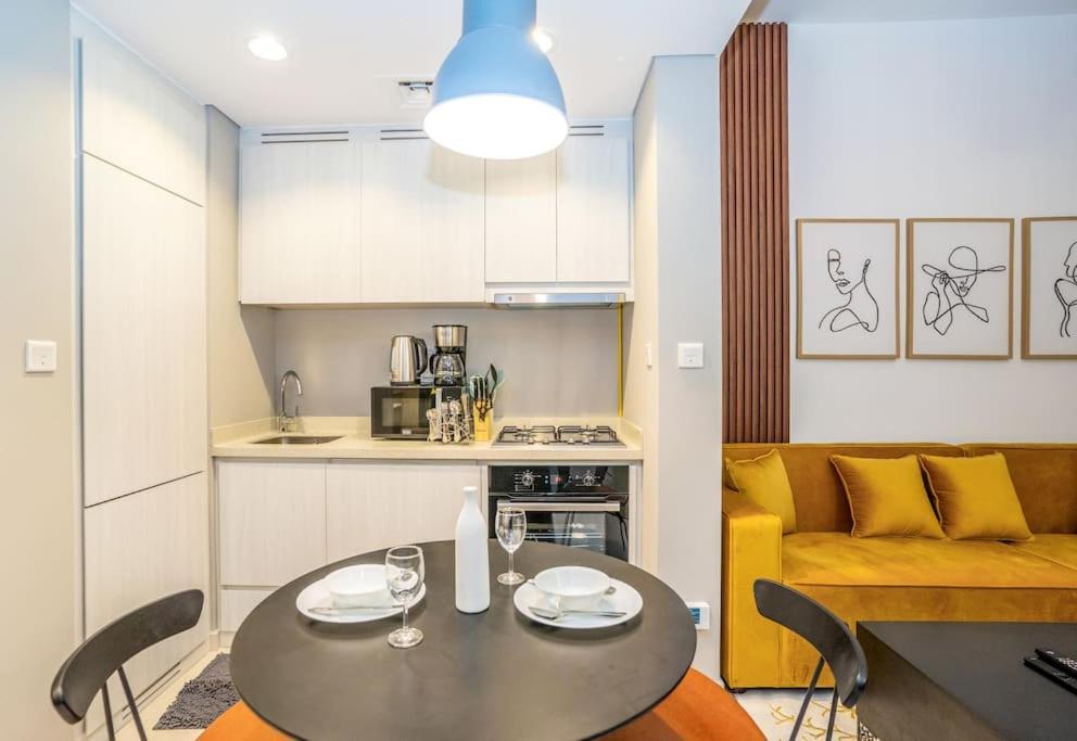 1br In Business Bay With Beautiful Canal View! Apartment *
