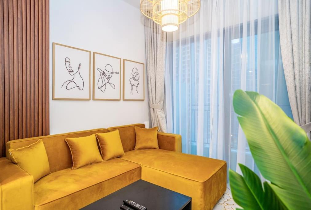1br In Business Bay With Beautiful Canal View!