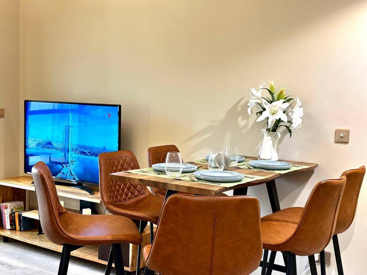 La Buena Vida Homes Apartment
