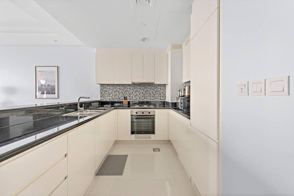 Stonetree - Luxurious 2 Bedroom - Prime Location Apartment