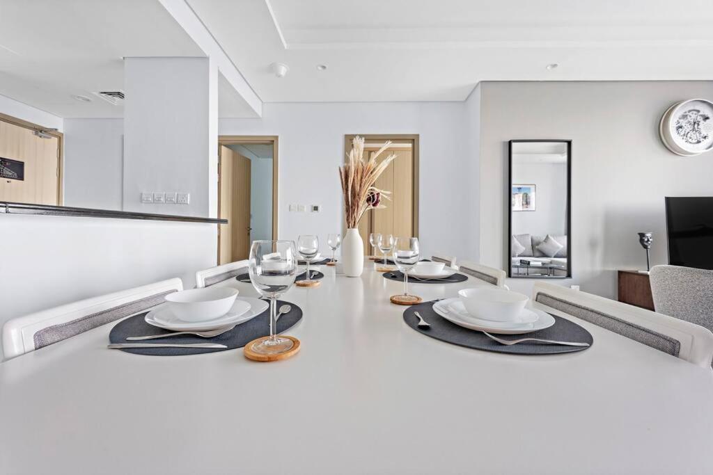 Stonetree - Luxurious 2 Bedroom - Prime Location Apartment Dubai
