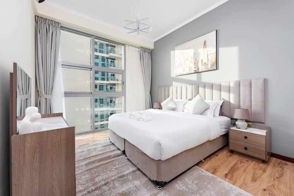 Stonetree - Modern Style 1 Bedroom Near Marina Walk * Dubai