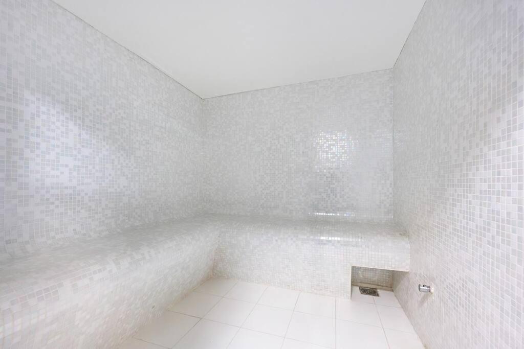 Stonetree - Modern Style 1 Bedroom Near Marina Walk Apartment