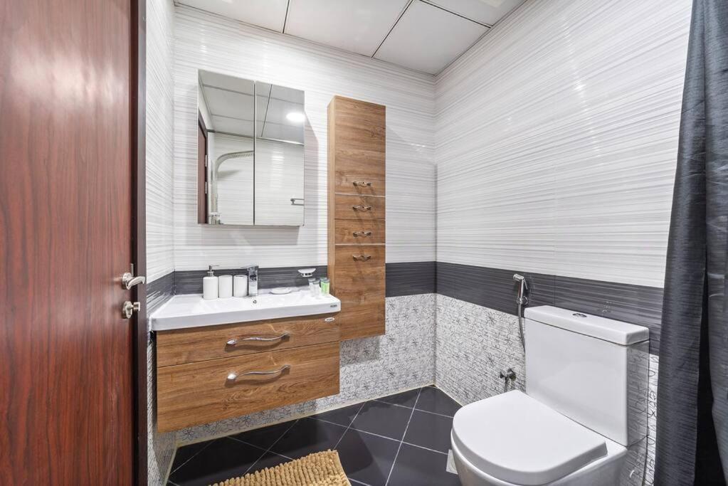 Stonetree - Modern Style Of In Resortz By Danube Apartment