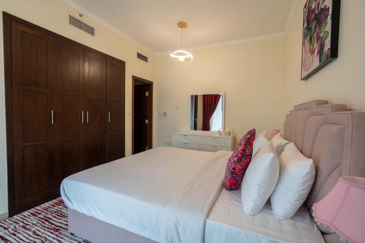 Ina Homes- 1bhk Residences Tower 5 Apartment *