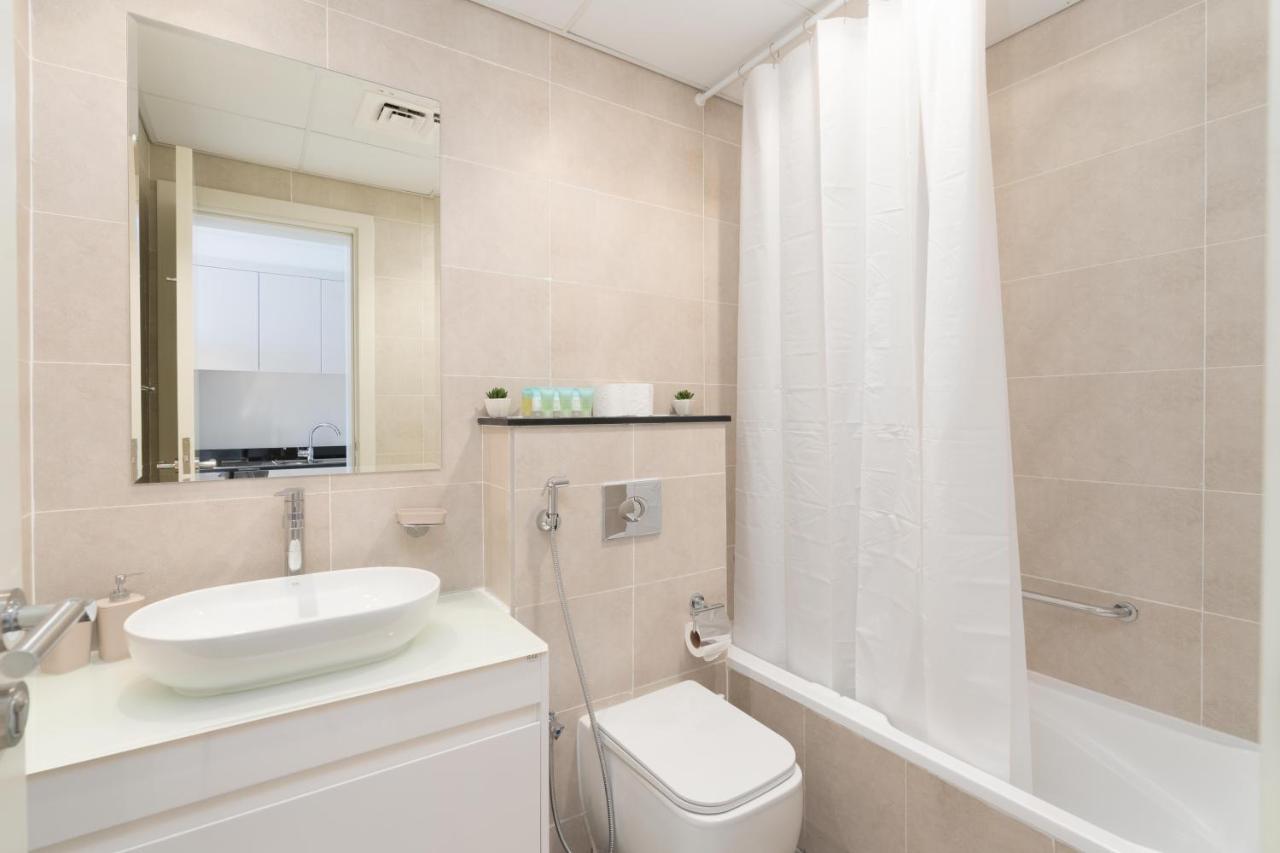 Apartment Elegant At Damac Hills Carson B Dubai