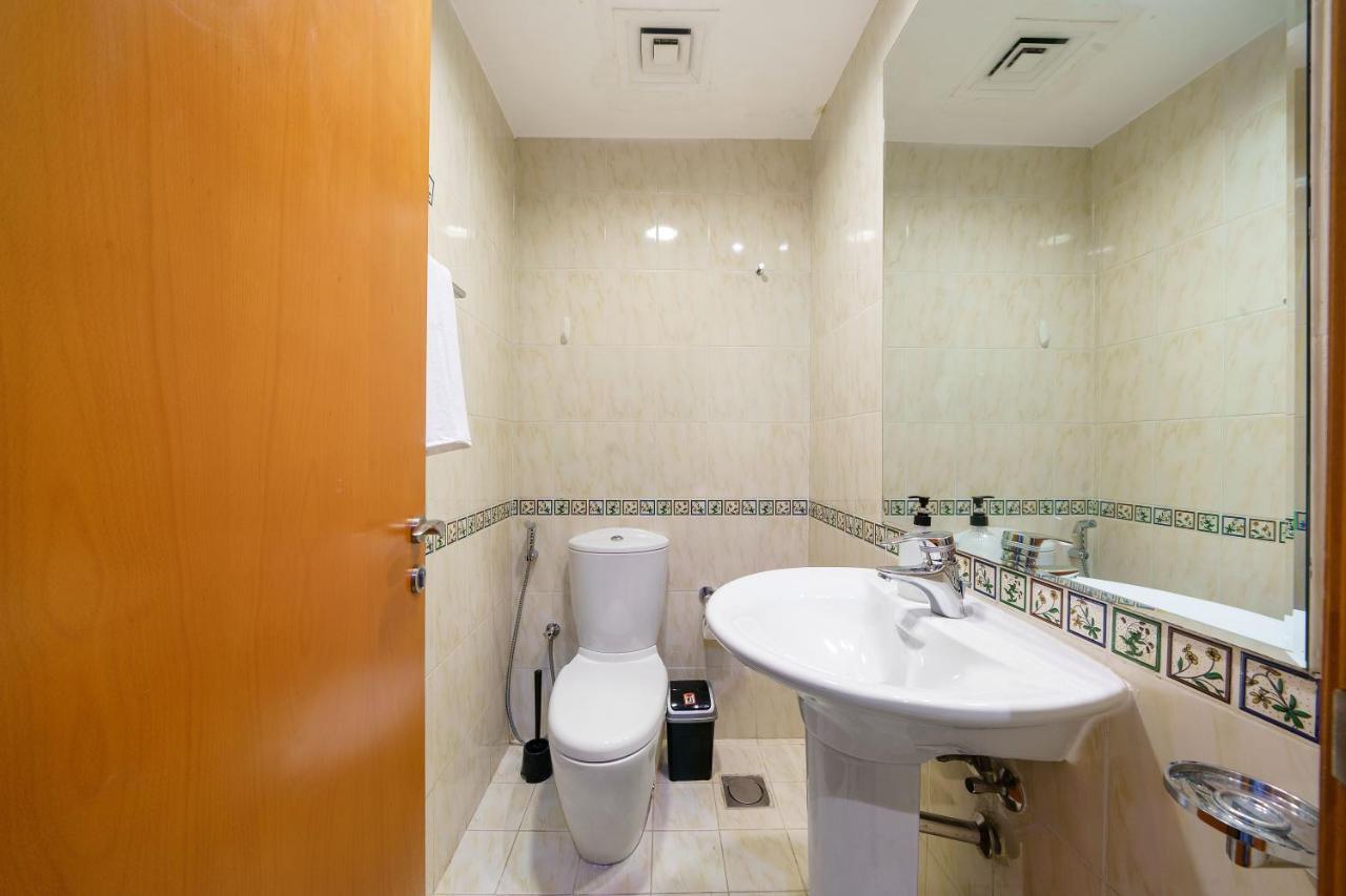 Apartment Delightful 2br In Damac Waves - 10 Min Walk2beach *