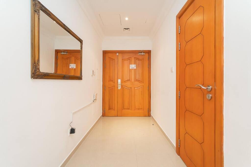 Apartment Stonetree - Fully Furnished 1br Near Metro Station