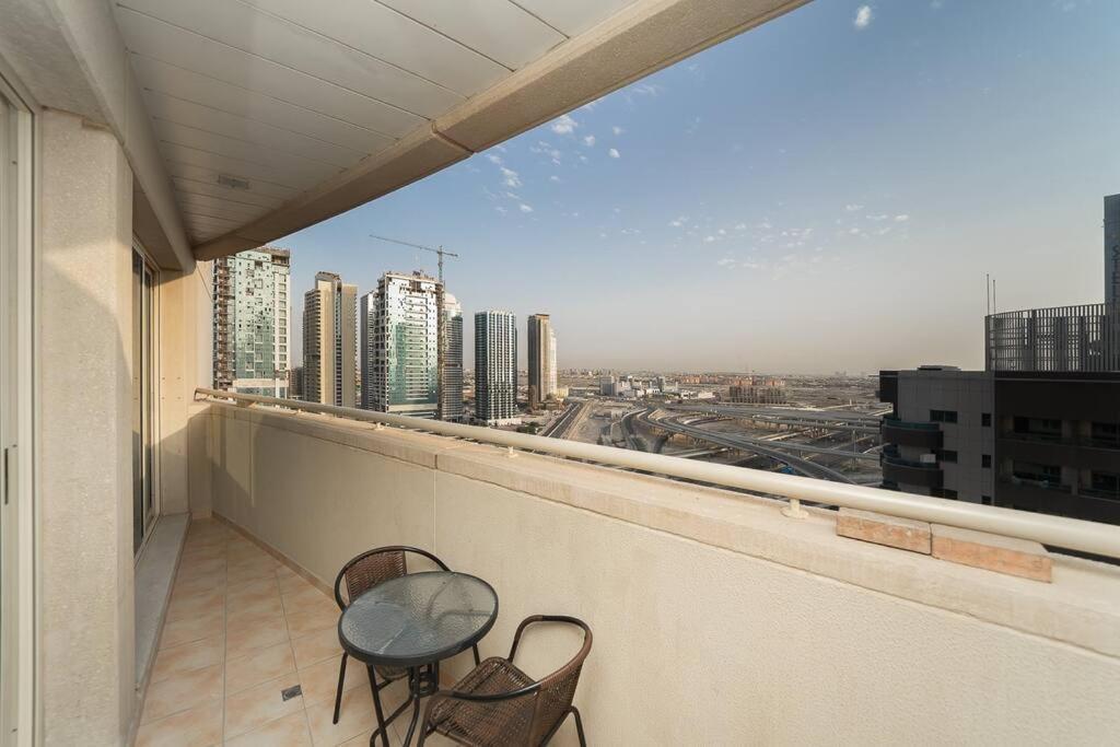 Stonetree - Fully Furnished 1br Near Metro Station Apartment *