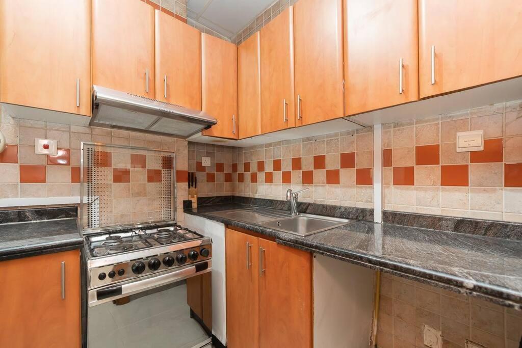 Stonetree - Fully Furnished 1br Near Metro Station Apartment