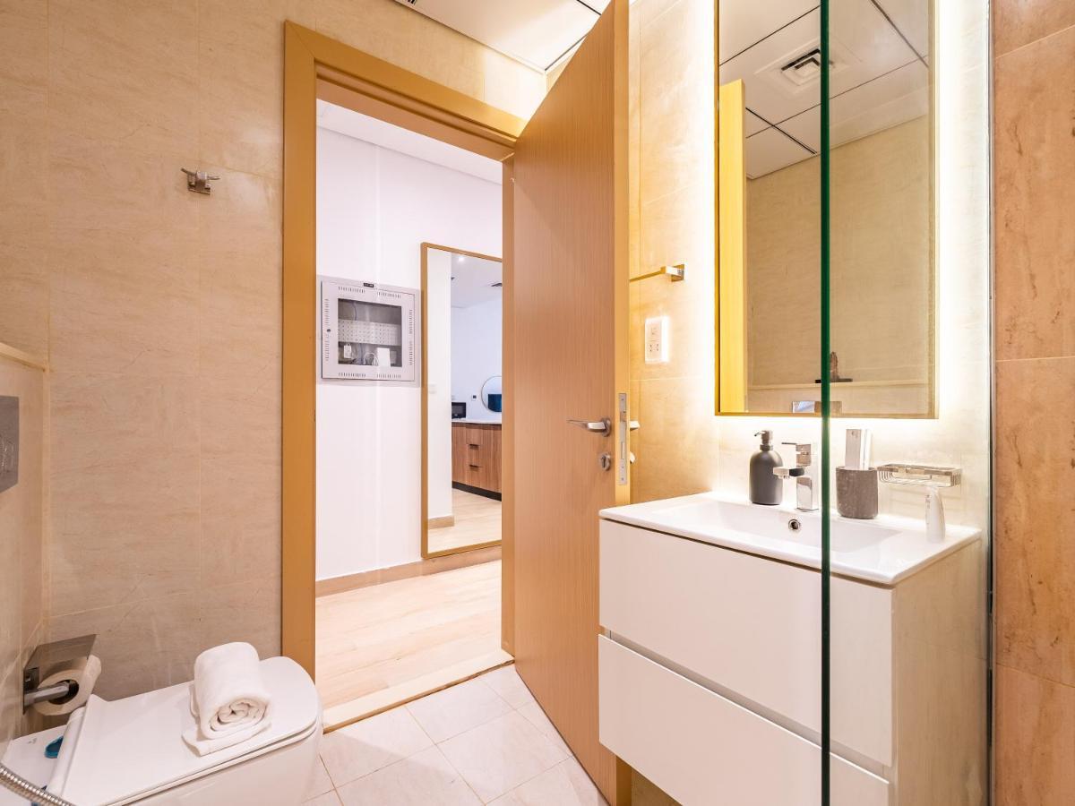 Apartment Comfy And Stylish In Regina Towers - Jvc