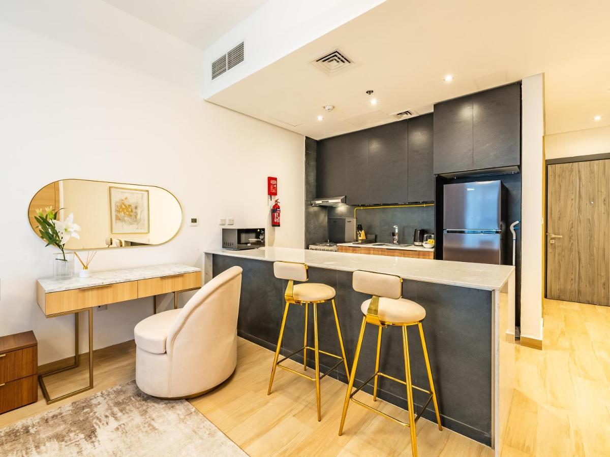 Comfy And Stylish In Regina Towers - Jvc Apartment