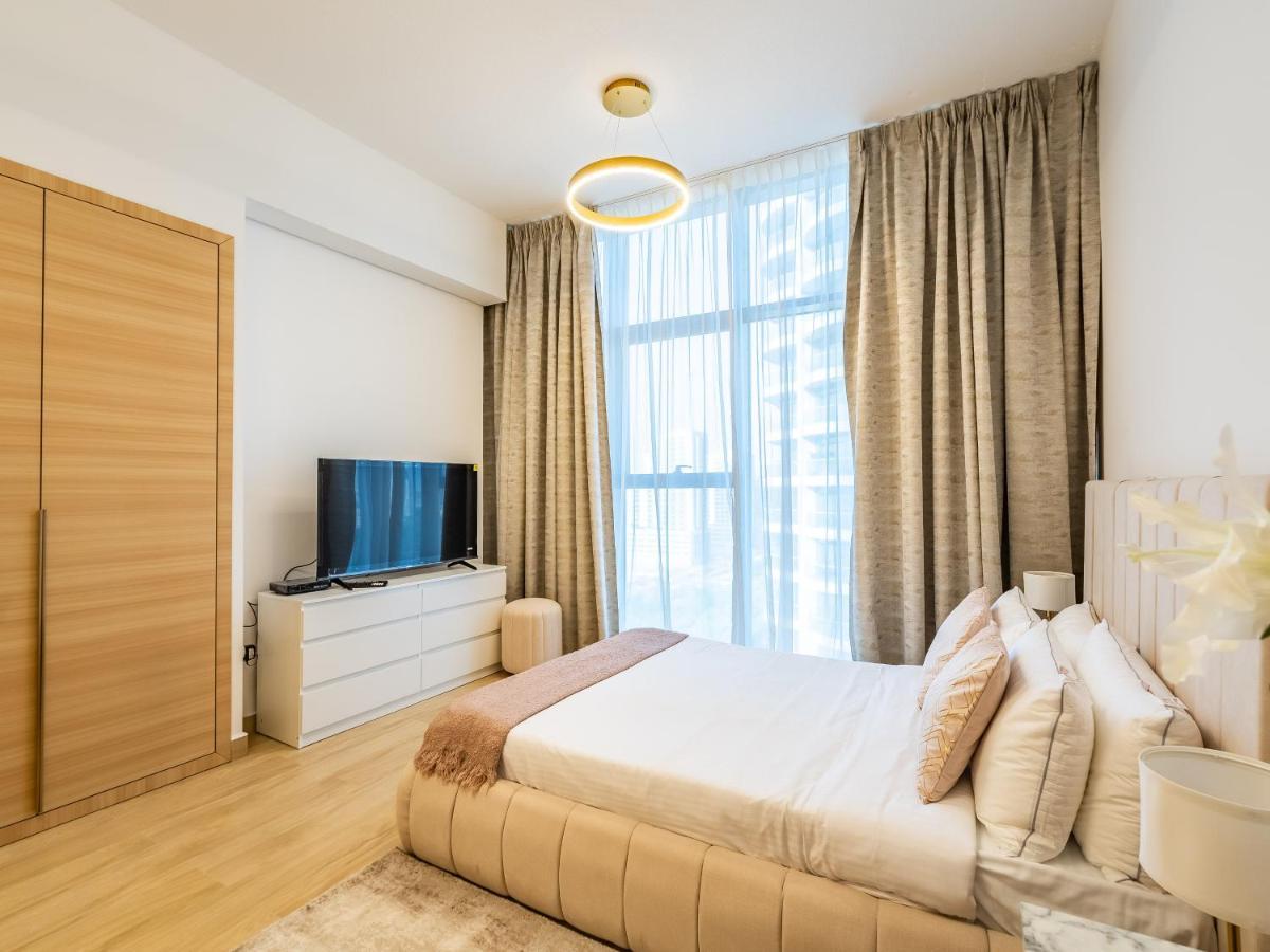 Comfy And Stylish In Regina Towers - Jvc *