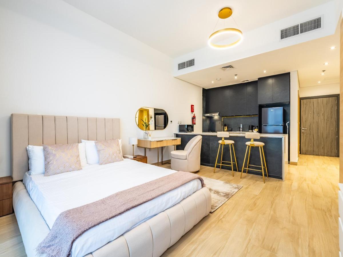 Comfy And Stylish In Regina Towers - Jvc *
