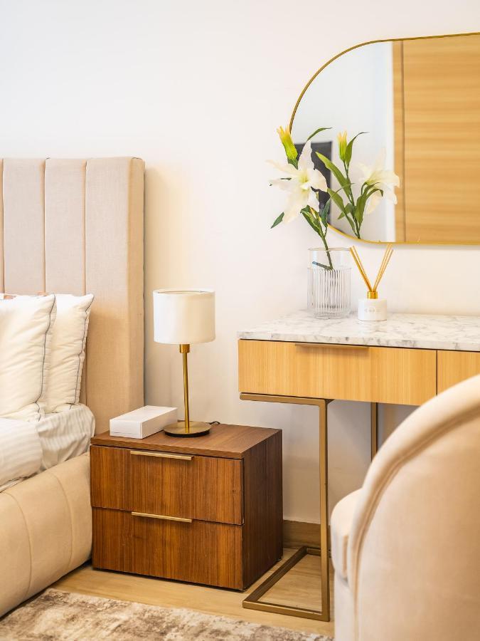 Comfy And Stylish In Regina Towers - Jvc