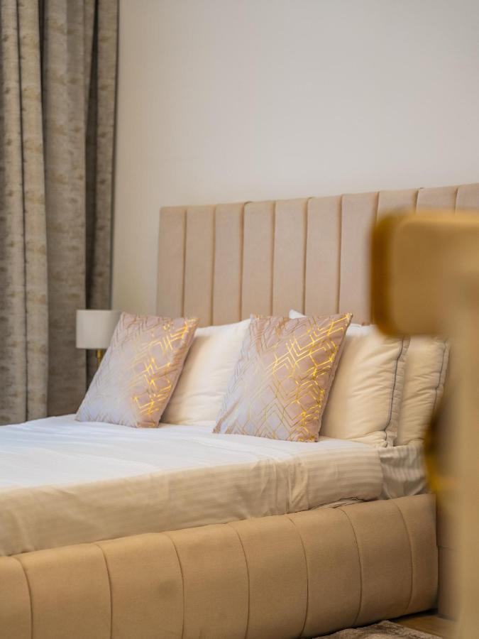 Apartment Comfy And Stylish In Regina Towers - Jvc *