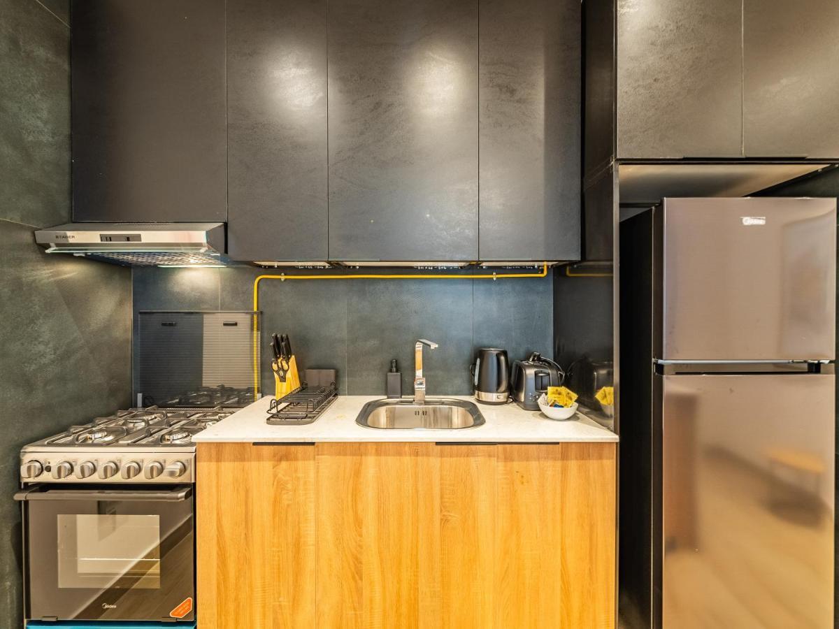 Comfy And Stylish In Regina Towers - Jvc