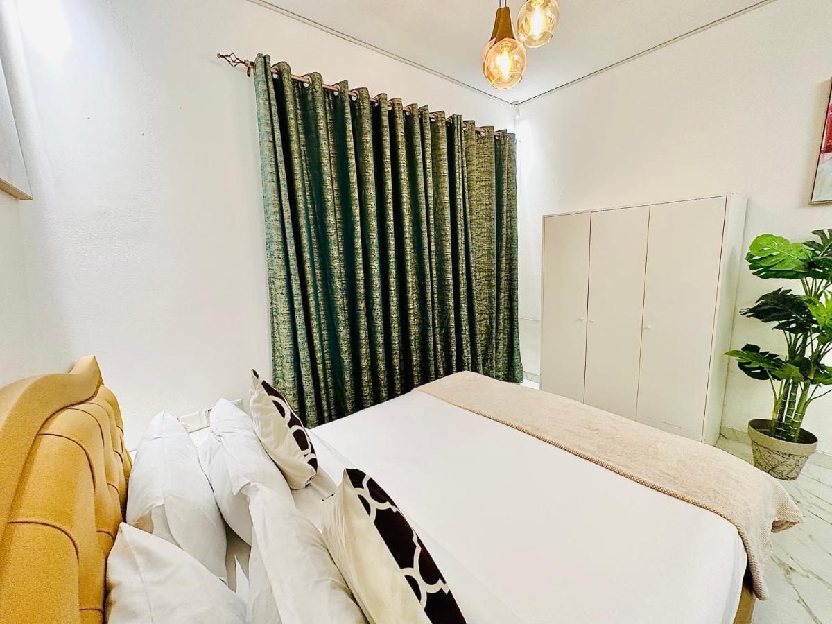 Diamond Crown - In Marina Apartment
