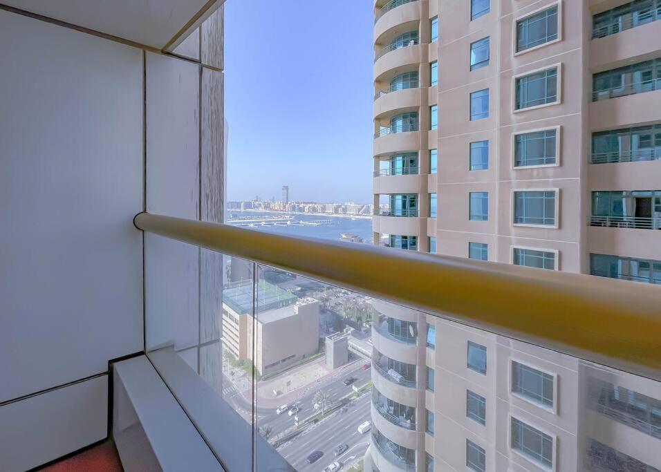 Stonetree - Near Tram - Furnished 1br Apartment