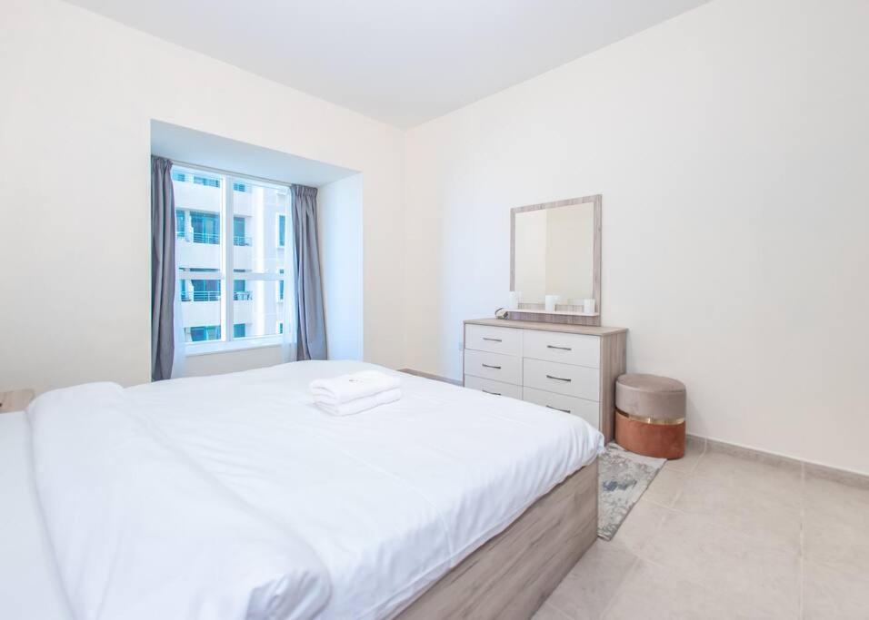 Stonetree - Near Tram - Furnished 1br Dubai