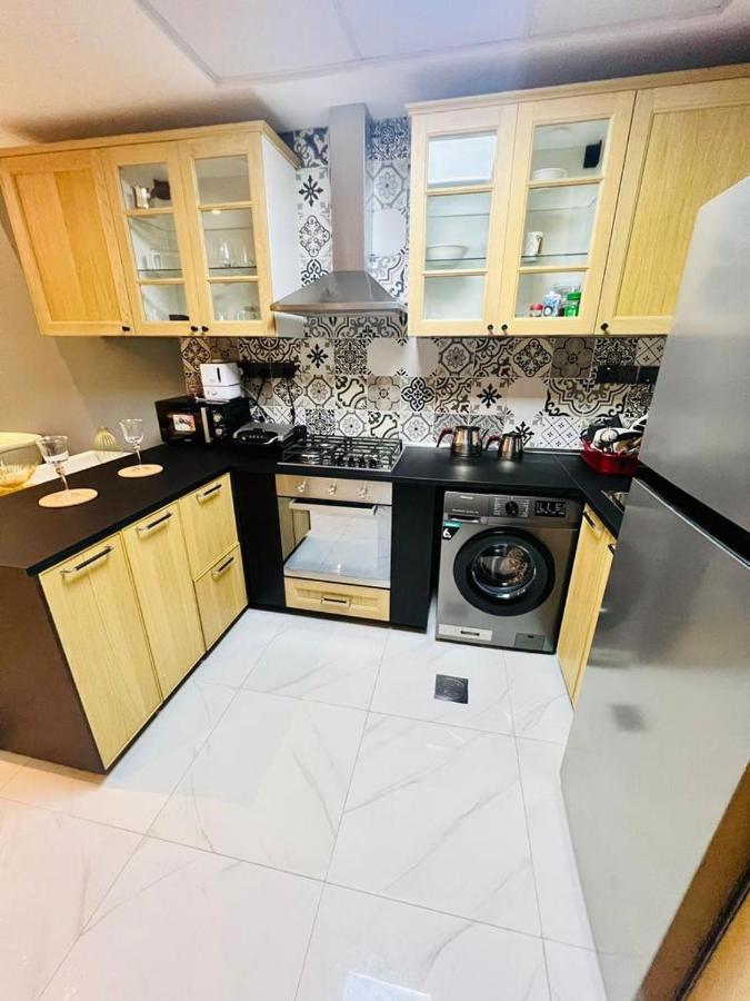 Apartment Ultra Luxury Fully Furnished 1bhk *