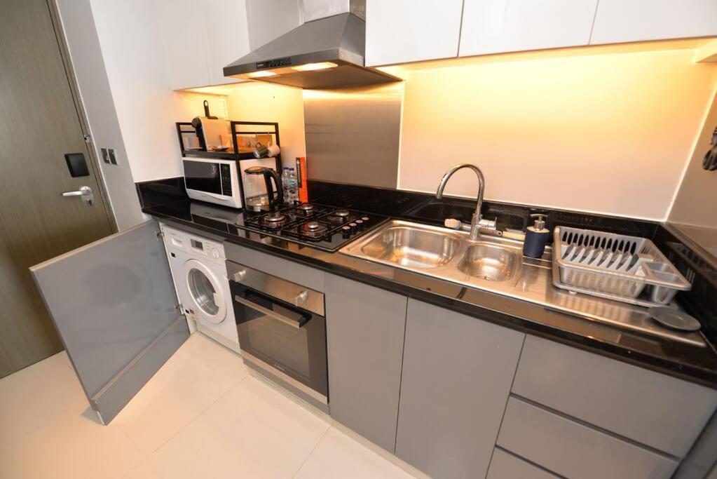 Luxury Business Bay With Breathtaking Views. Apartment *