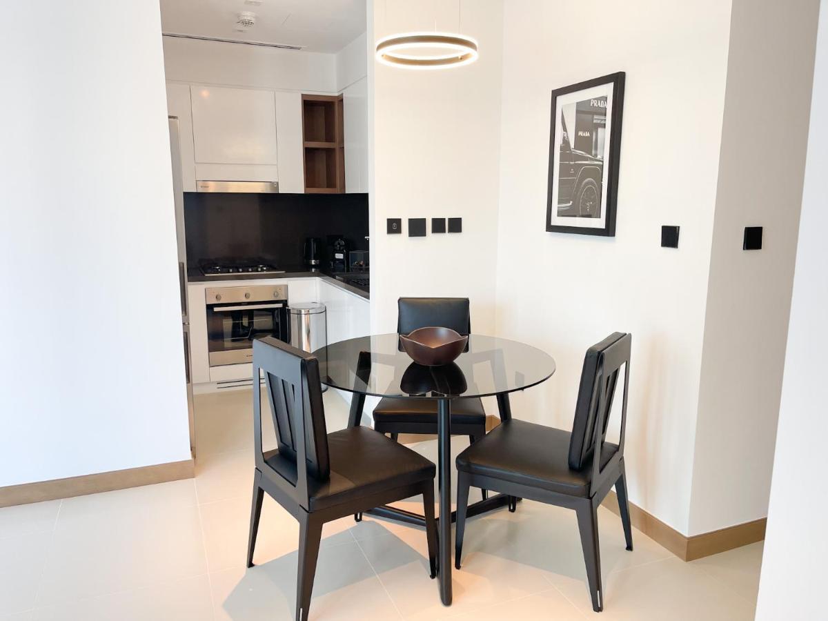 Luxury Living At Vida Marina & Yacht Club Apartment Dubai