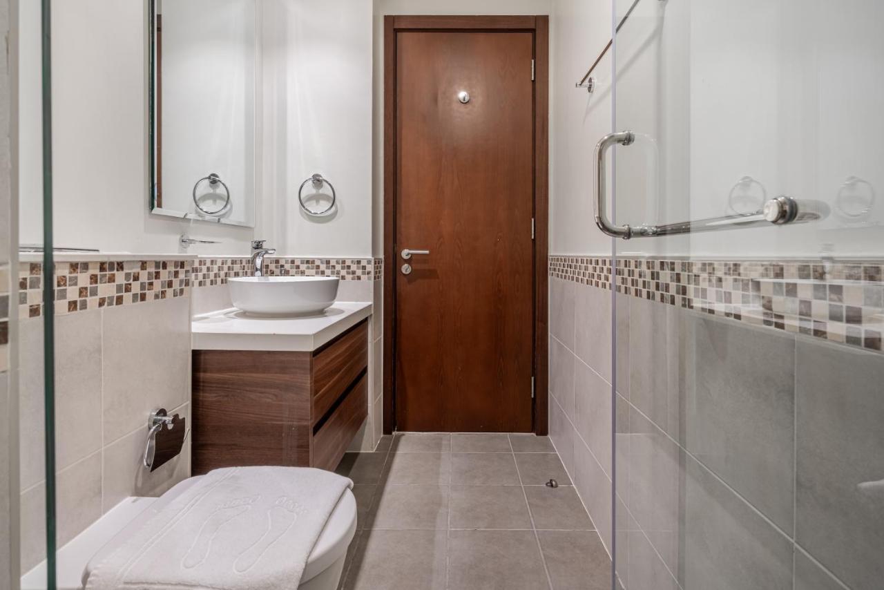 One Bedroom Near Burj Khalifa Mall-5minuts Walk-rva922 * Dubai