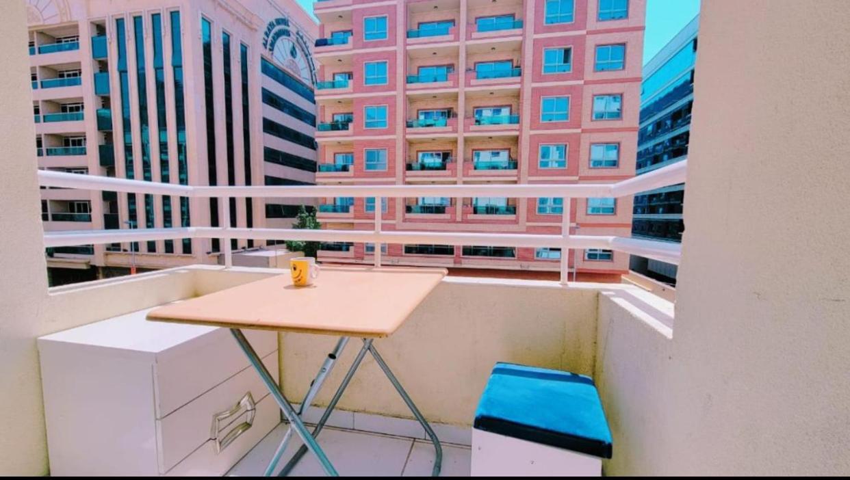 Albergue Dxb Near Adcb Metro Station