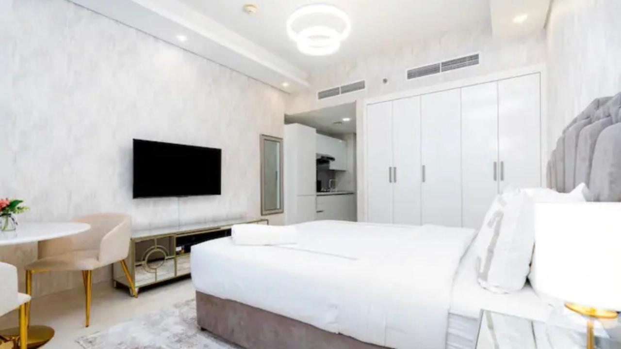 Modern New Studio With Burj Khalifa And Canal View * Dubai