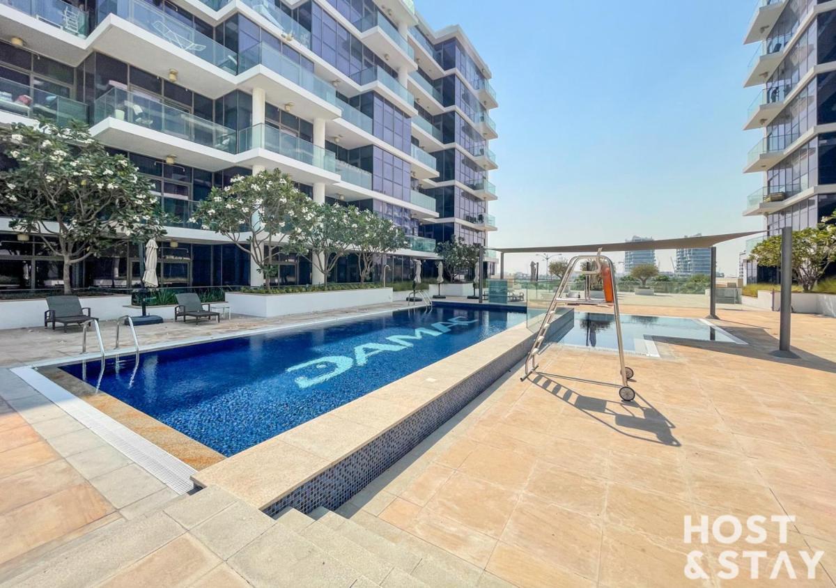 In Loreto 1a, Damac Hills - Host & * Dubai