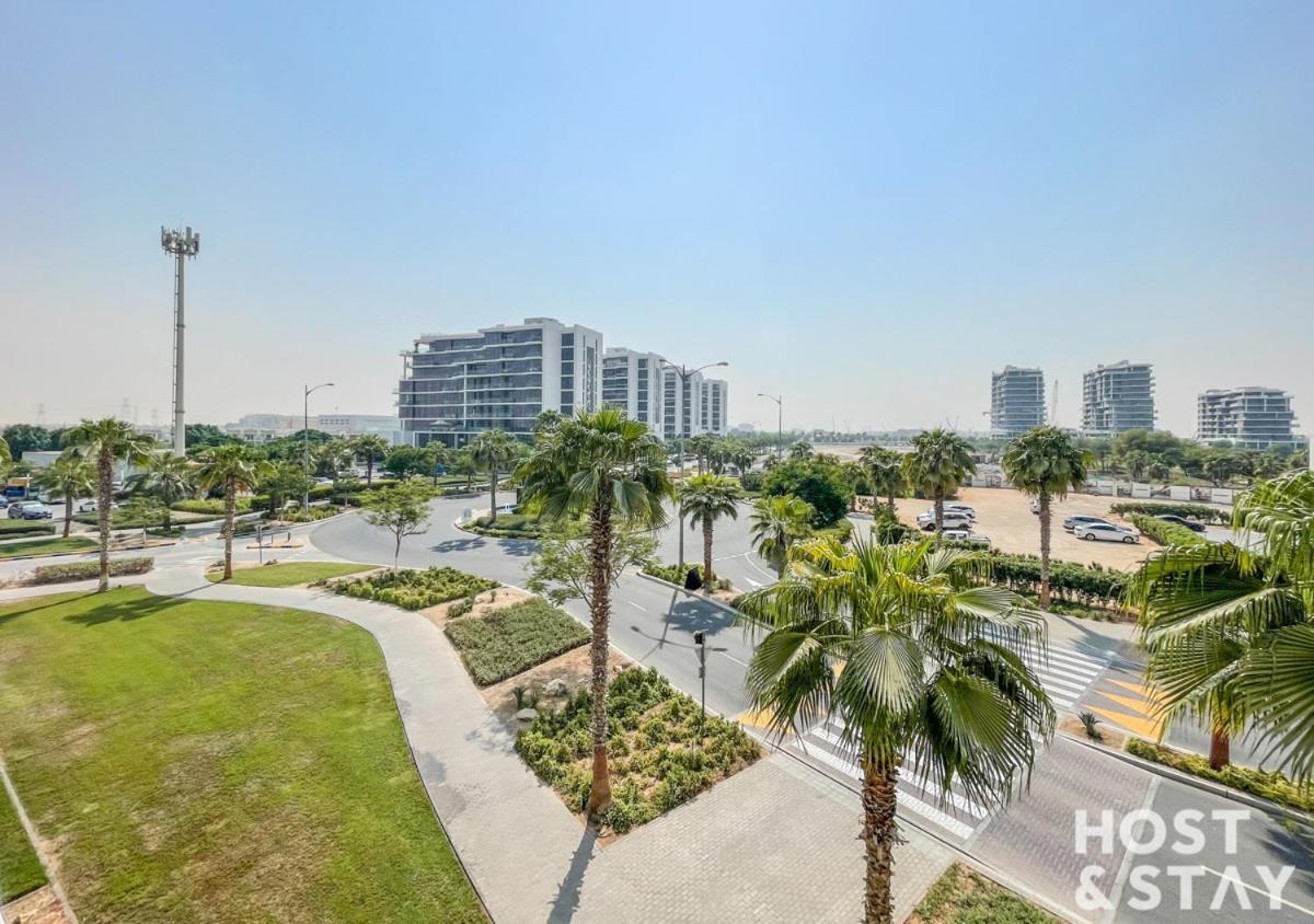 Daire In Loreto 1a, Damac Hills - Host & Dubai