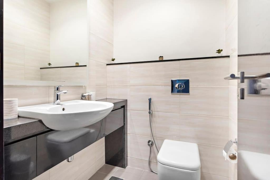 Stonetree - Furnished 1br In Celestia B Apartment